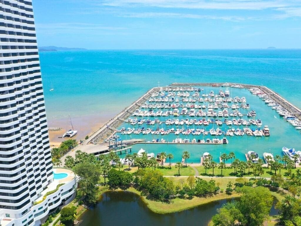 Отель Ocean Marina Resort Pattaya Na Jomtien 5*