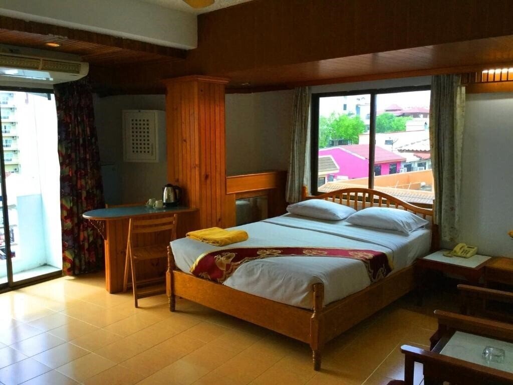 Фото Bliss Mansion 3*