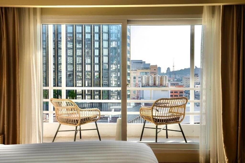 Фото The One Hotel Bay Breeze 3*