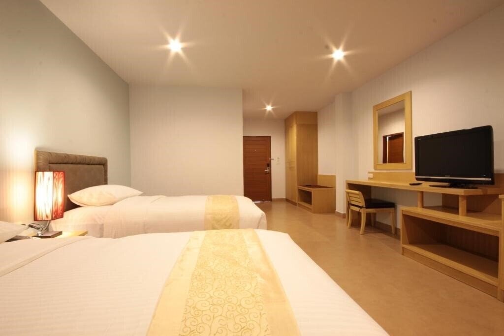Фото Paragon Suites Resort 4*