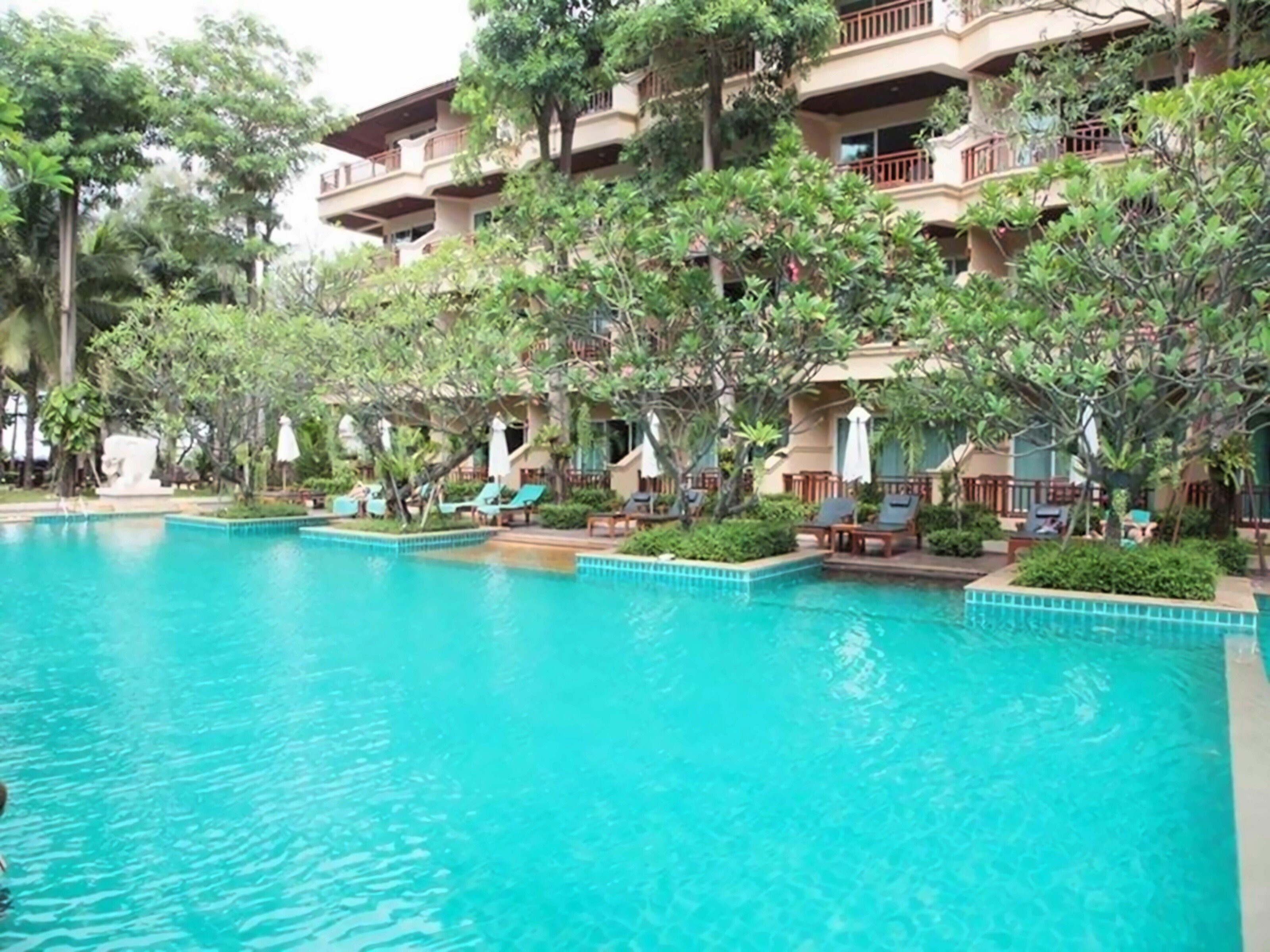 Отель Avalon Beach Resort 4*