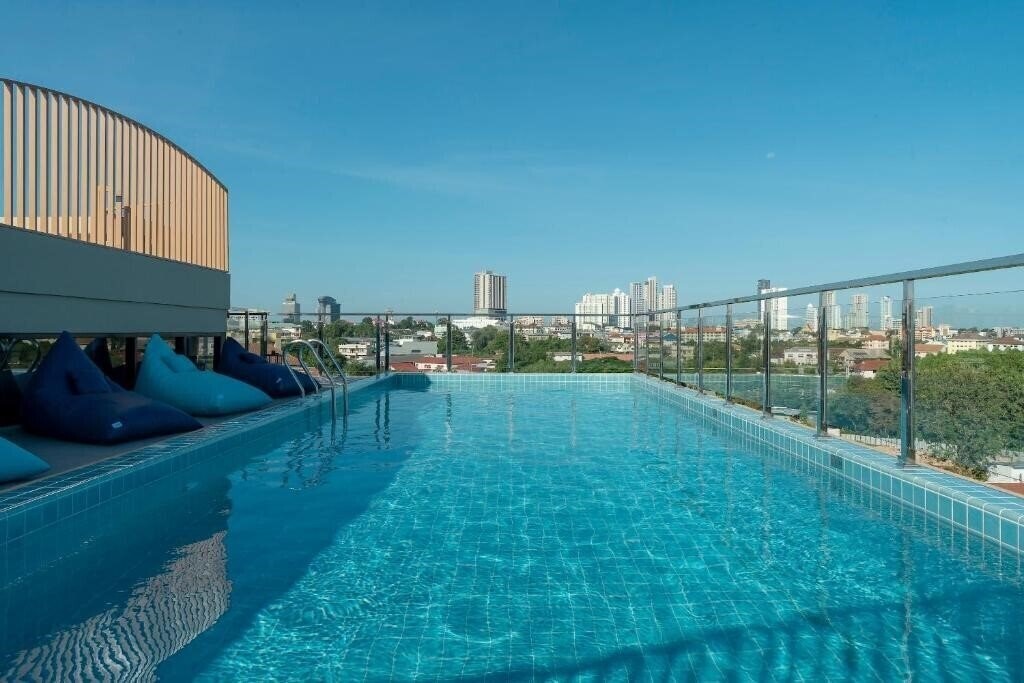 Отель P-Park Hotel Pattaya 4*