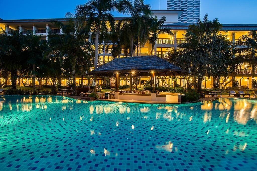Отель Ravindra Beach Resort & Spa