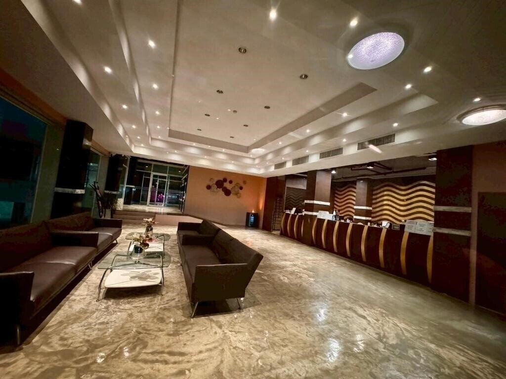 Картинка Crown Pattaya Beach Hotel 3*