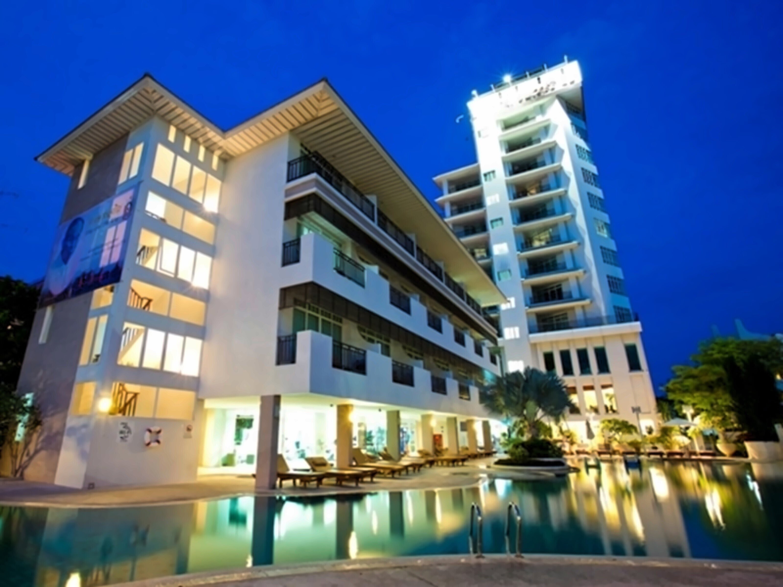 Фото Discovery Beach Hotel 4*