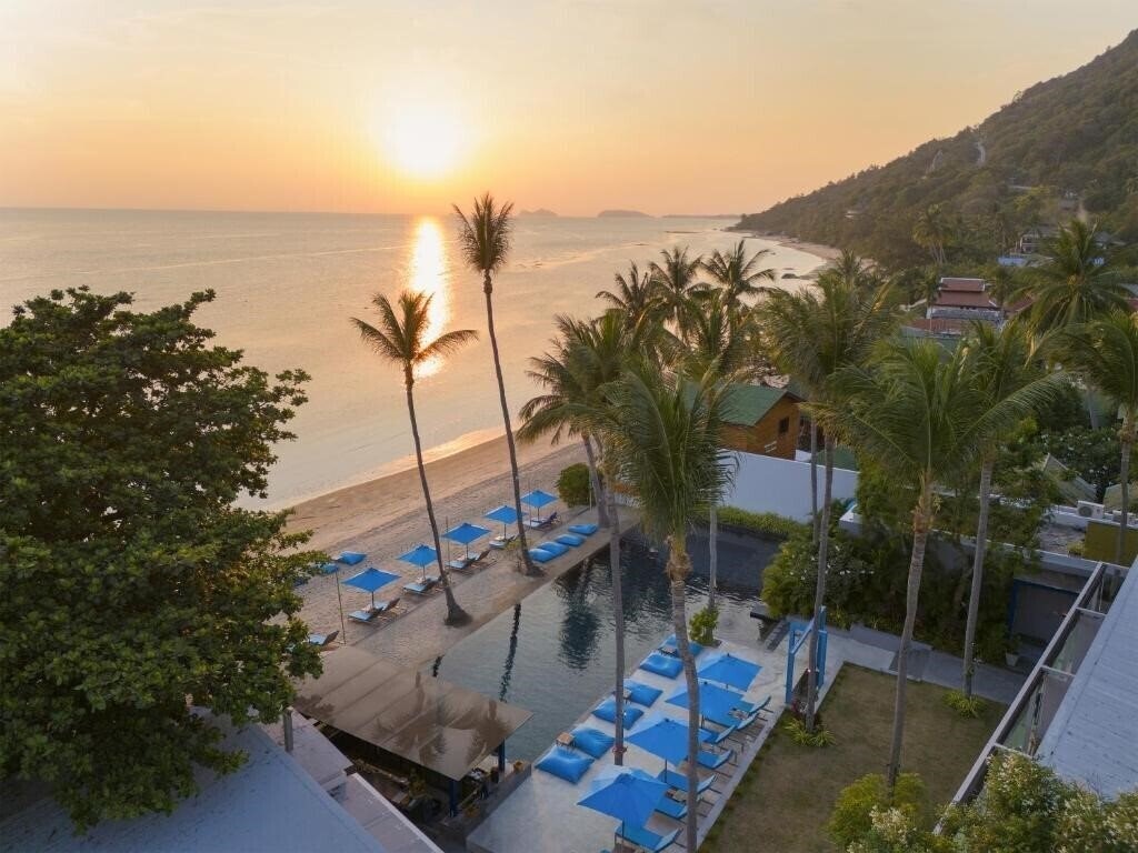 Отель The Coast Resort 4*