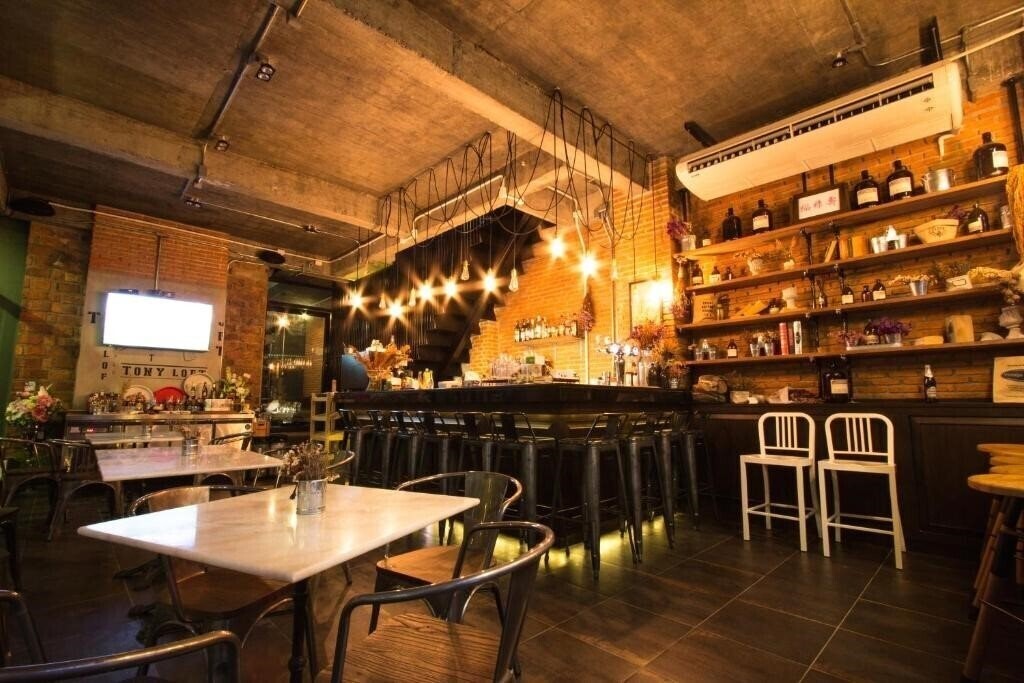 Tony Lodge 3* суреті