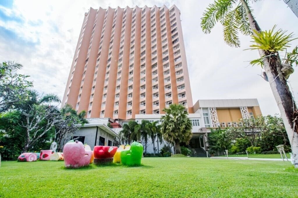 Отель Golden Beach Cha-Am Hotel 3*