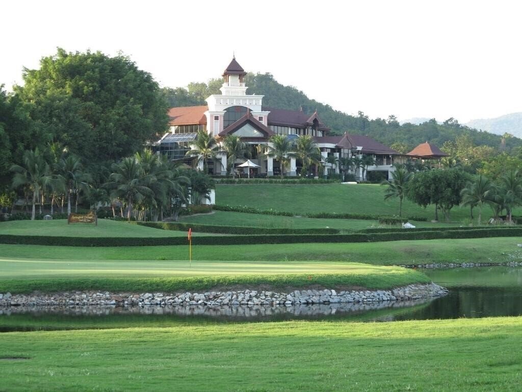 Отель Springfield Village 4*