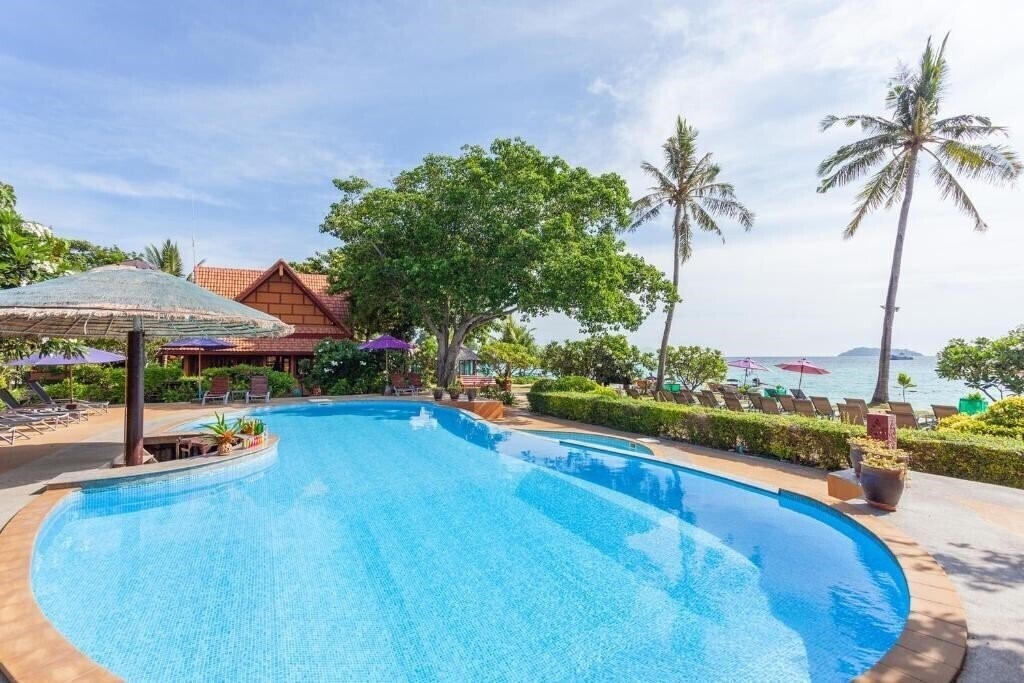 Phi Phi Erawan Palms Resort 3* суреті