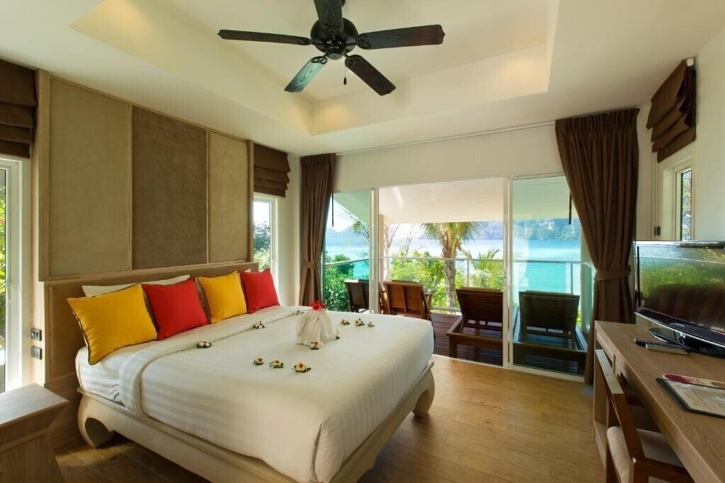 Phi Phi Bayview Resort 3* суреті
