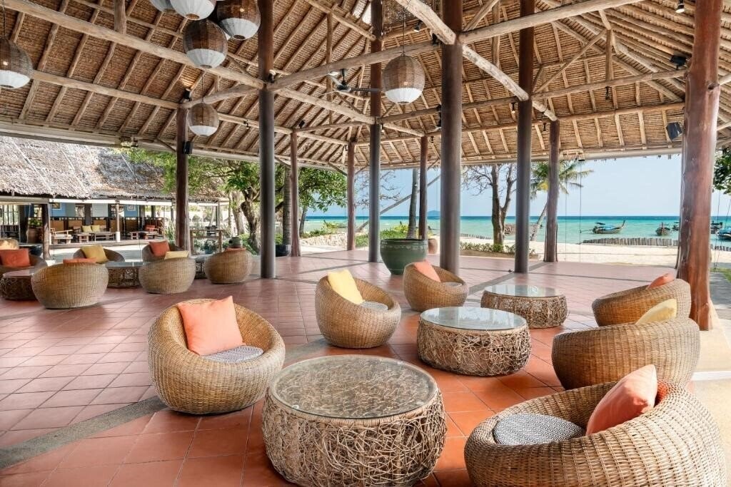 Phi Phi Island Village Beach Resort & Spa 4* суреті
