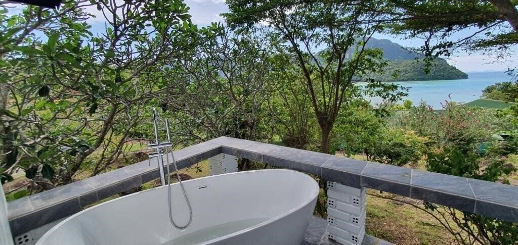 Картинка Phi Phi Viewpoint Resort 3*