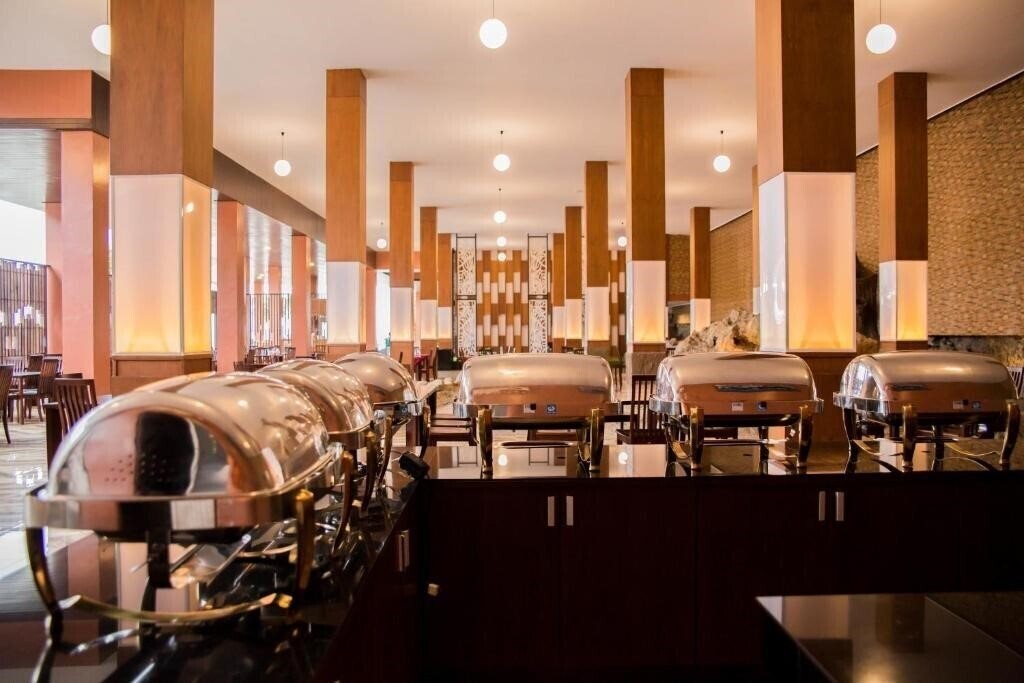 Изображение Phi Phi Cliff Beach Resort 3*