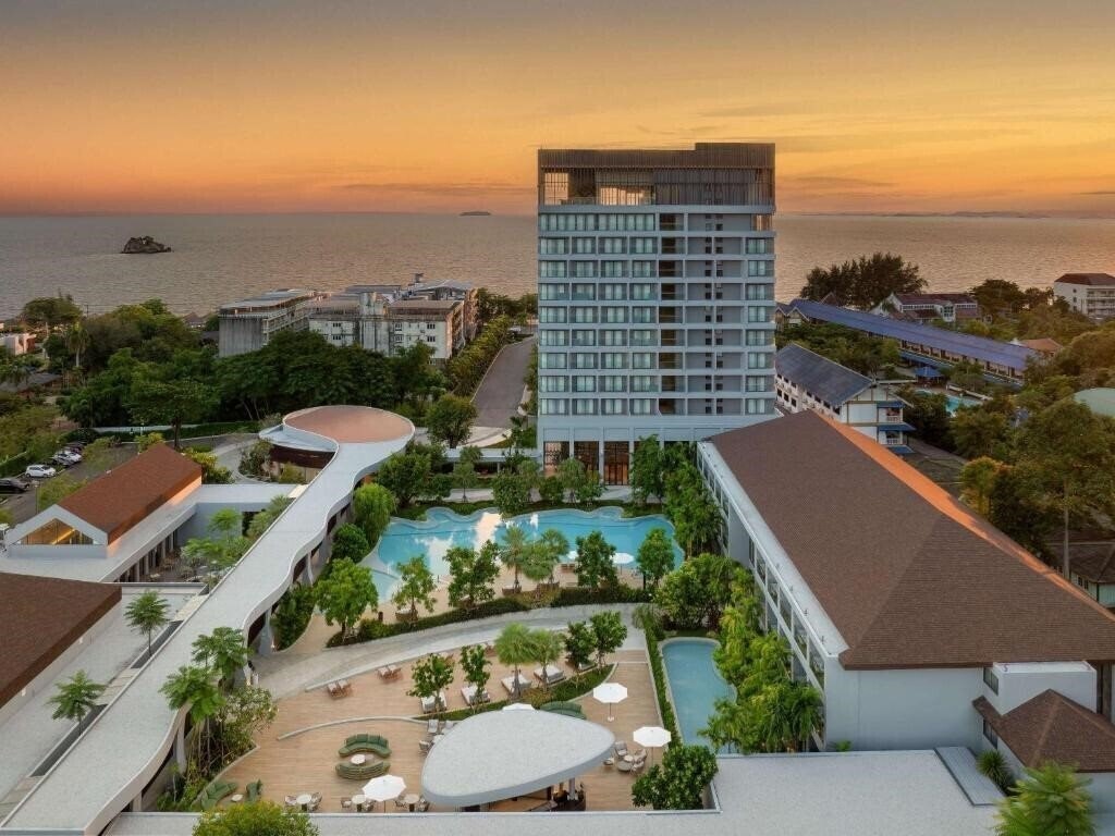 Изображение Mercure Rayong Lomtalay Villa And Resort 4*