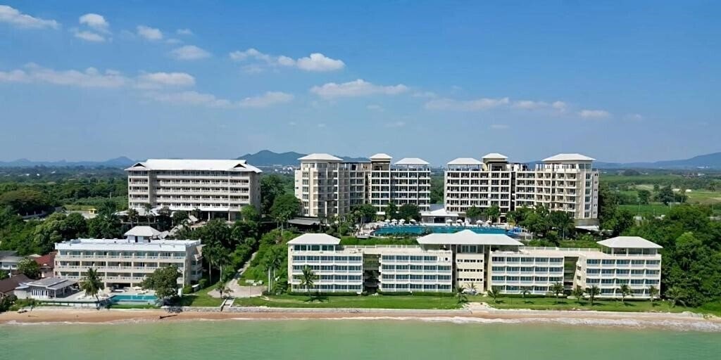 Отель Royal Phala Cliff Beach Resort & SPA 4*