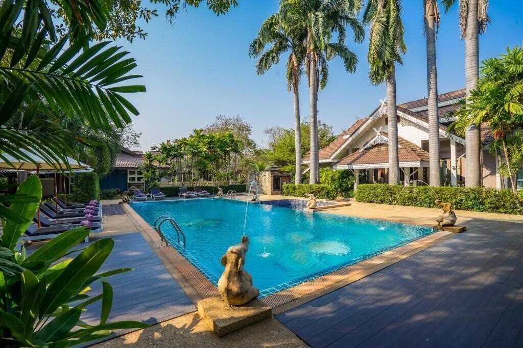 Фото Le Charme Sukhothai Resort 3*