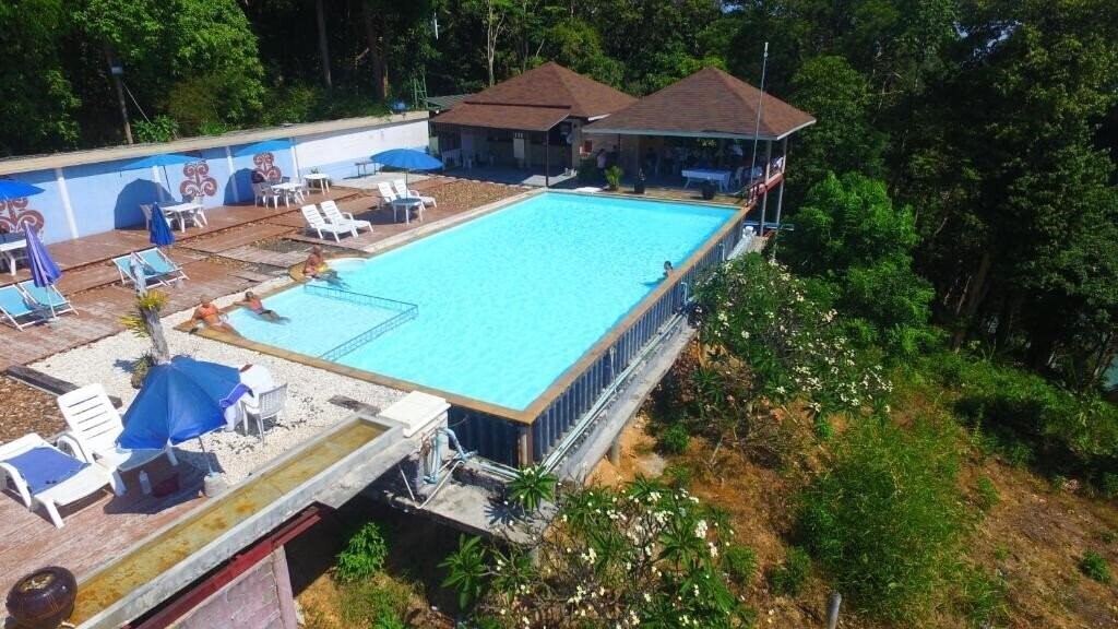 Фото Koh Ngai Cliff Beach Resort 3*