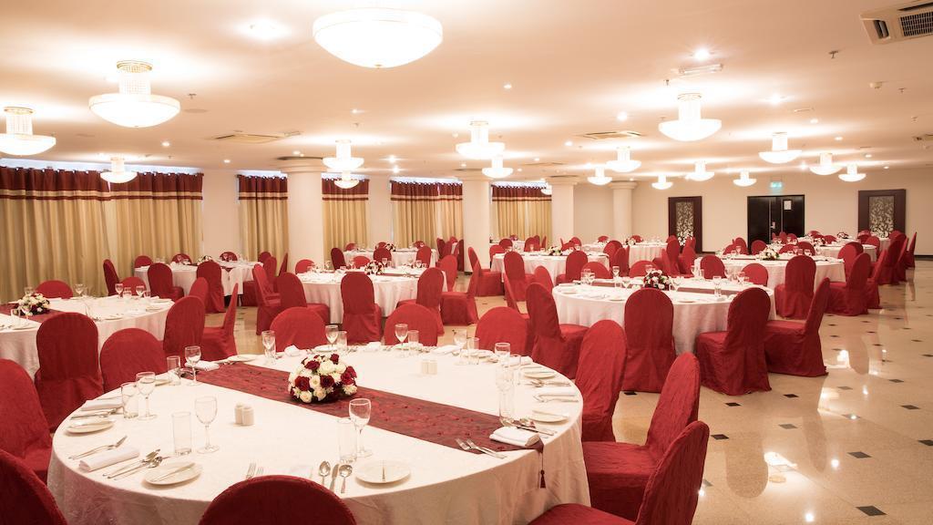 Фото Double Tree By Hilton Dar Es Salaam 4*