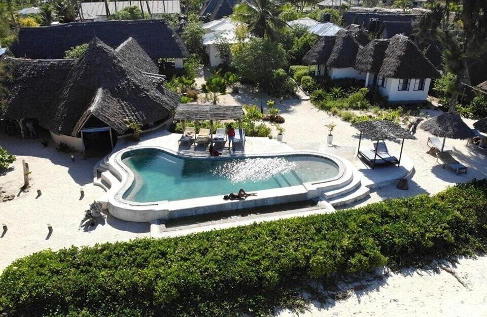 Отель Driftwood Beach Lodge 3*