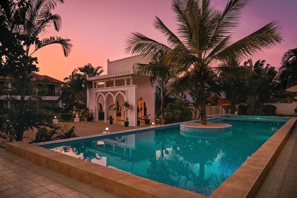 Отель AHG Hisia 4*