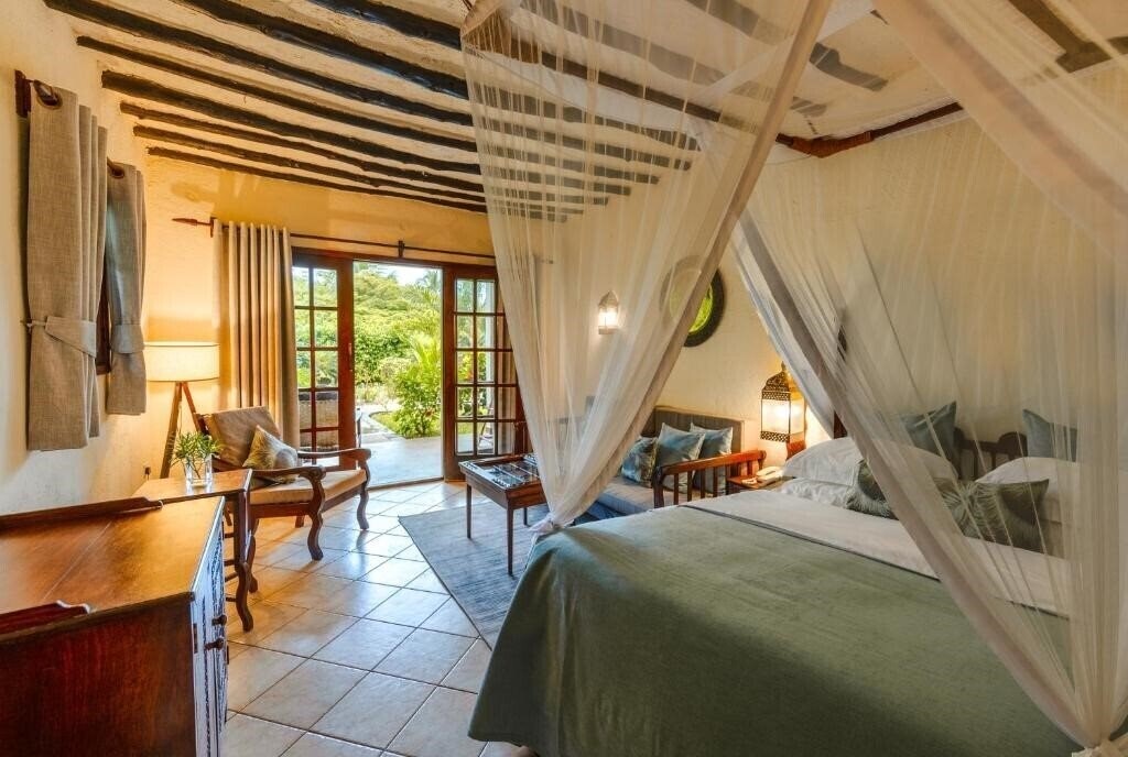 Фото Breezes Beach Club 5*