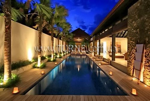 Отель Echo Beach 3*