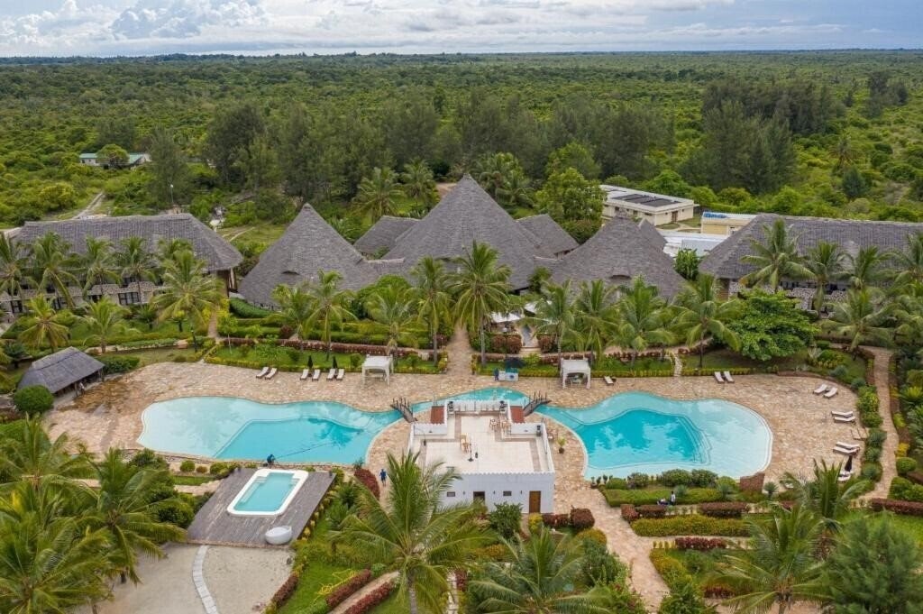 Отель Fruit & Spice Wellness Resort 5*