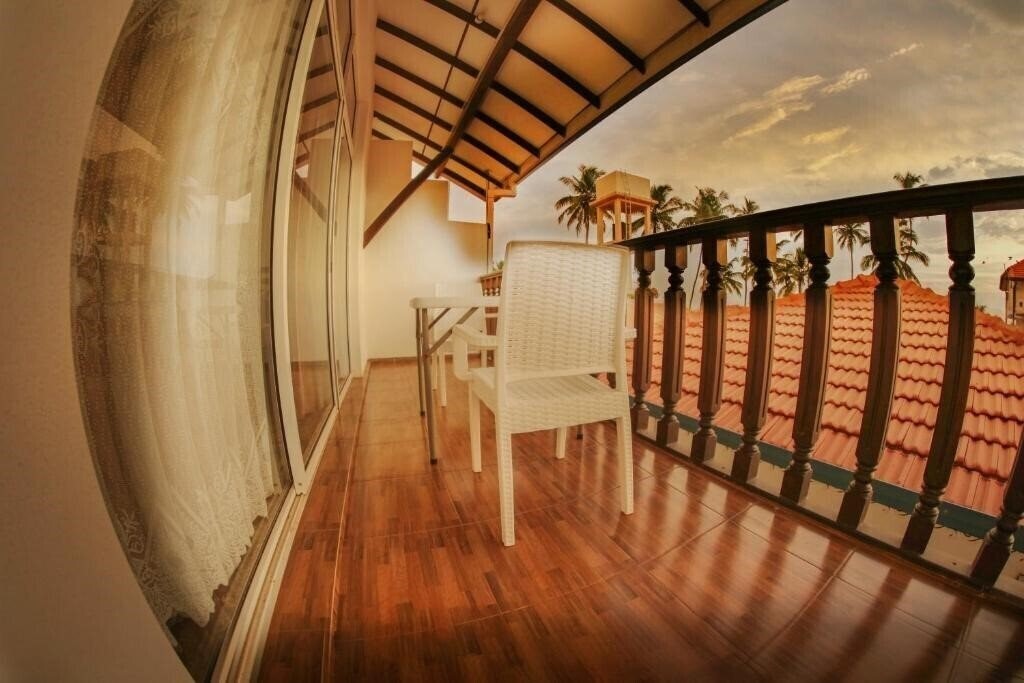 Фото White Rose Beach Hotel 3*