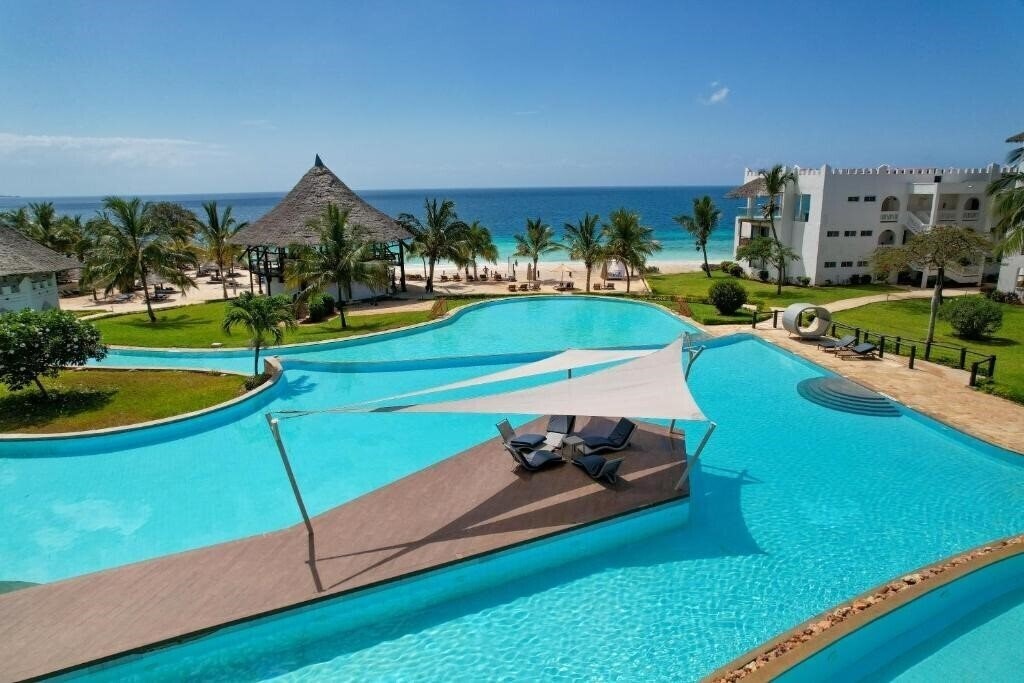 Отель Zanzibar Beach Resort 3*