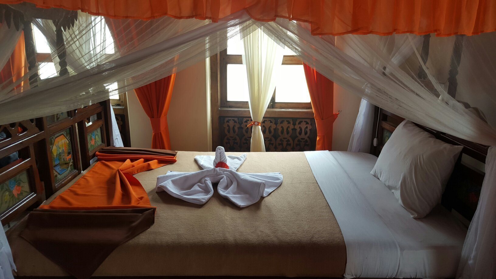 Tausi Palace Hotel 4* суреті