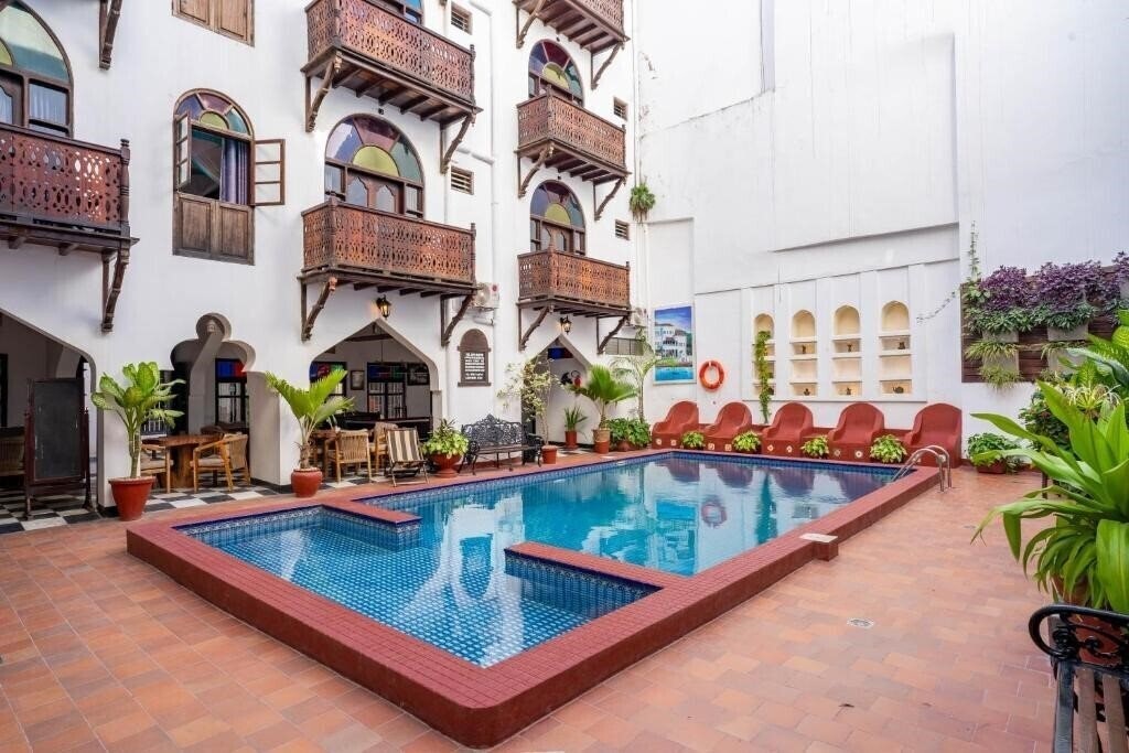 Dhow Palace Hotel (ex. Dhow Palace) 4* қонақ үйі