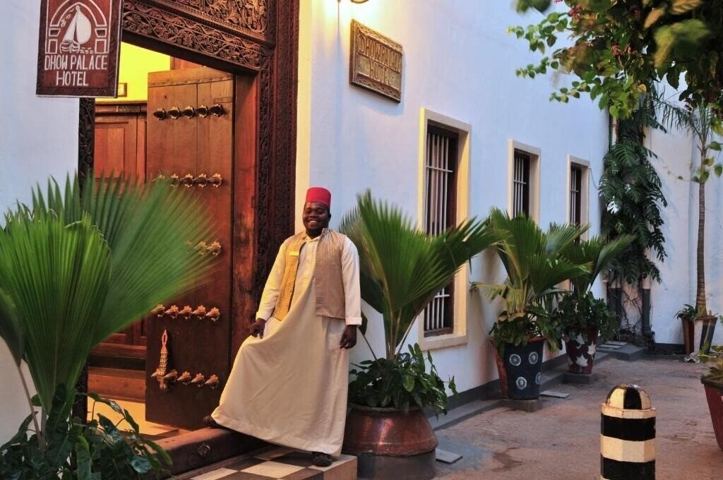 Dhow Palace Hotel (ex. Dhow Palace) 4* суреті