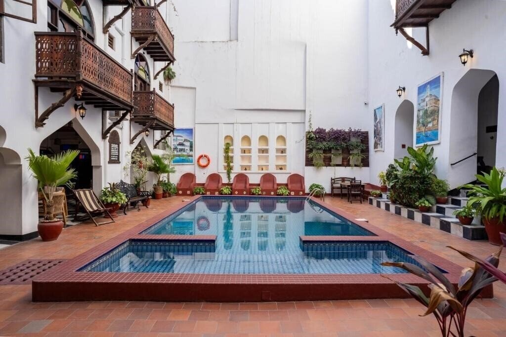 Dhow Palace Hotel (ex. Dhow Palace) 4* суреті