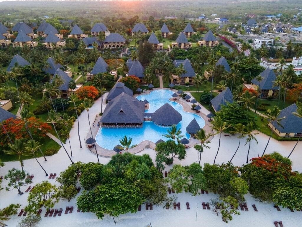 Neptune Pwani Beach Resort & Spa 5* қонақ үйі