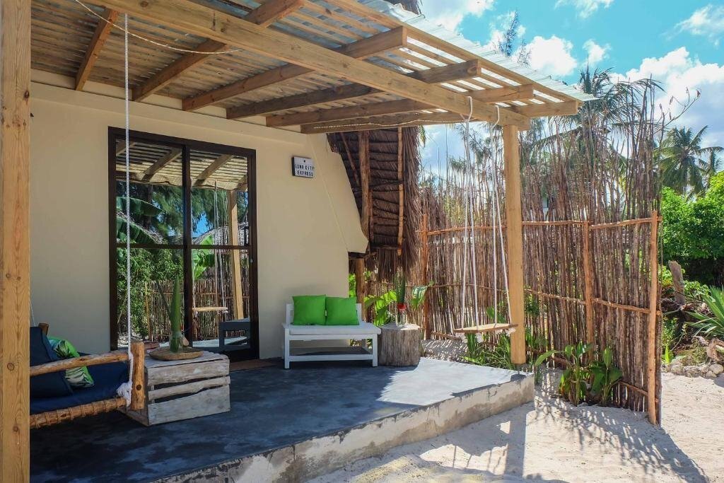 B4 Beach Club 4* фотосуреті