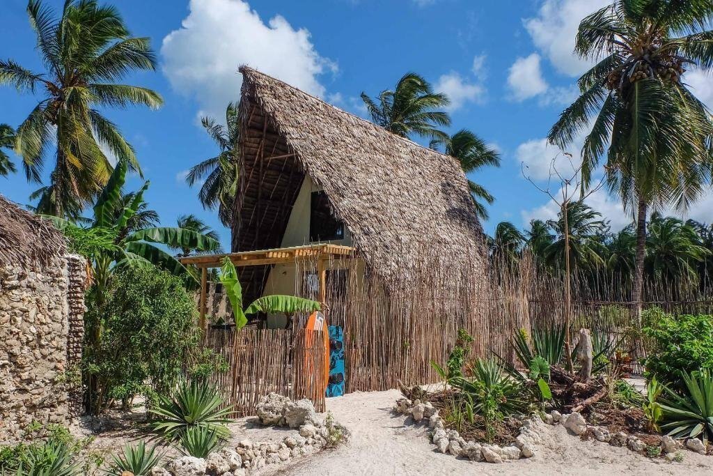 B4 Beach Club 4* қонақ үйі