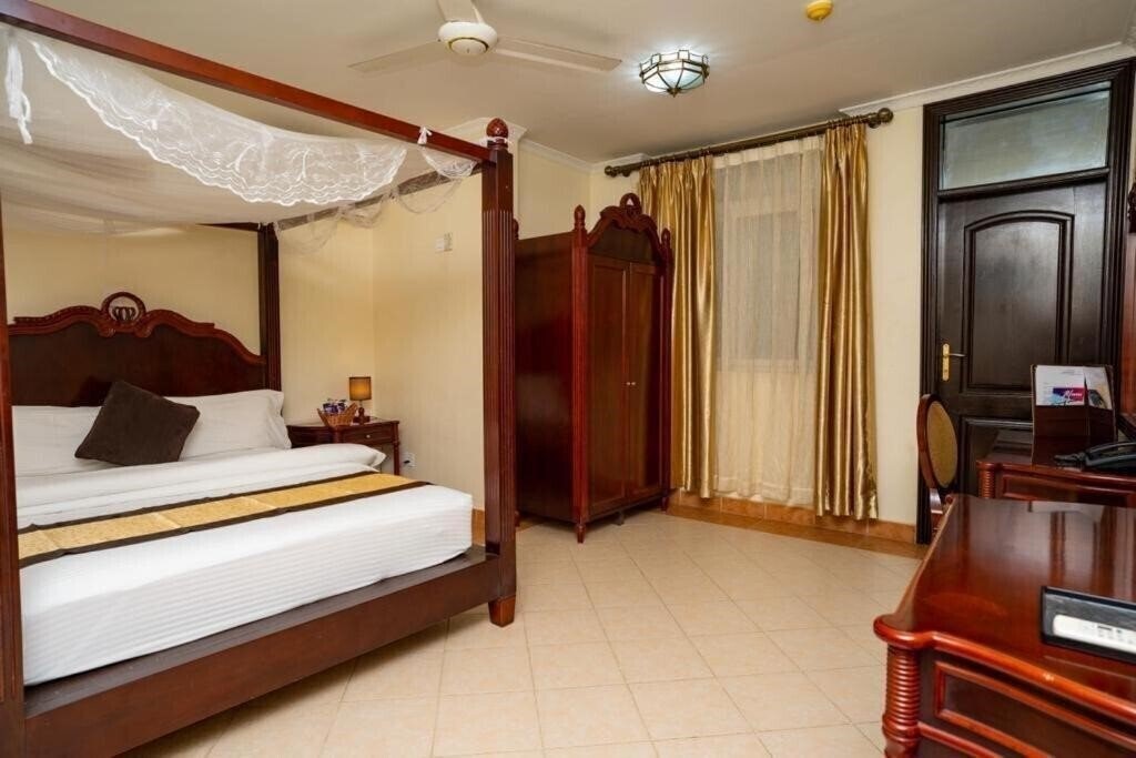 Отель Island Paradise Inn 3*