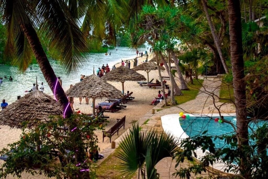 Фото Jungle Paradise Beach Resort 4*