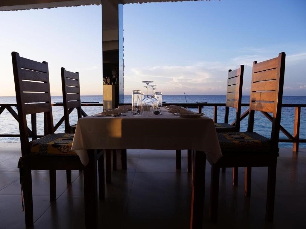 Double A Nungwi Beach Hotel 4* суреті