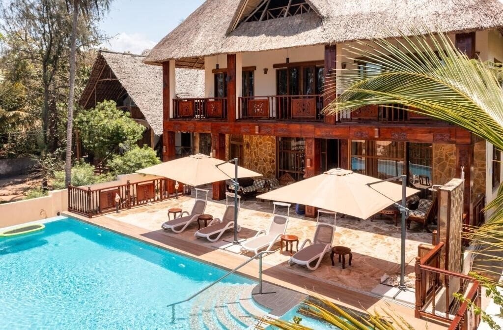 Картинка Cast Away Residence 3*