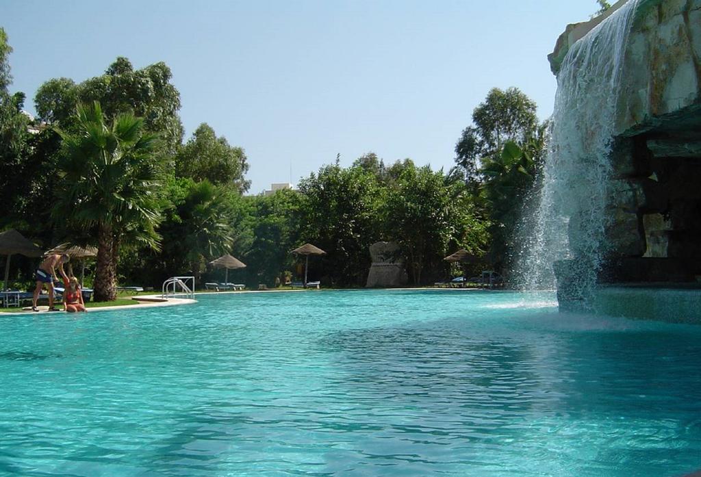 Отель Shell Beach Hotel & Spa 4*