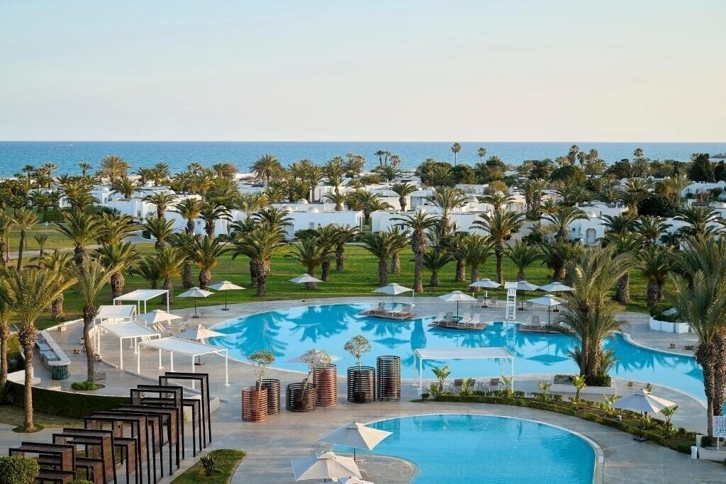 Отель The Mirage Resort & SPA 5*