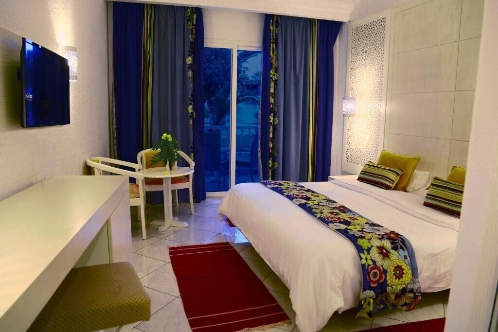 Hello Yasmine 4* суреті