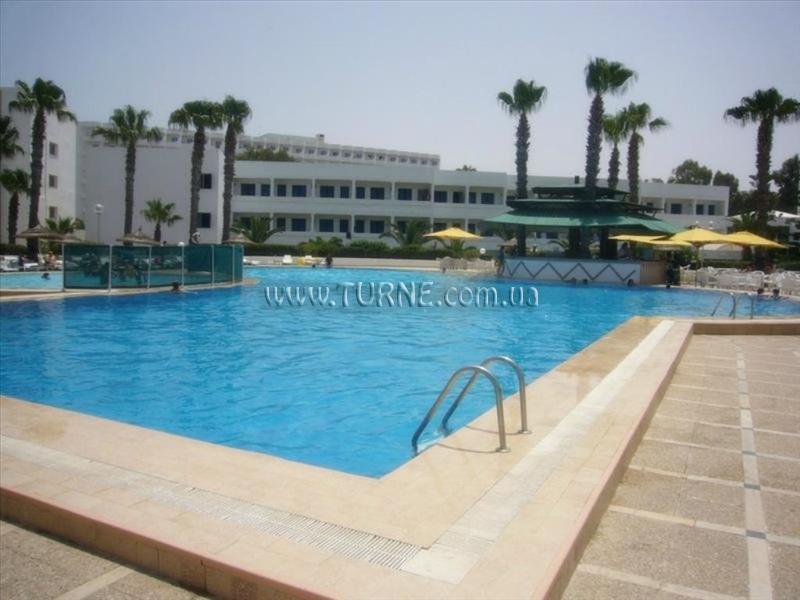 Club Tropicana 3* қонақ үйі