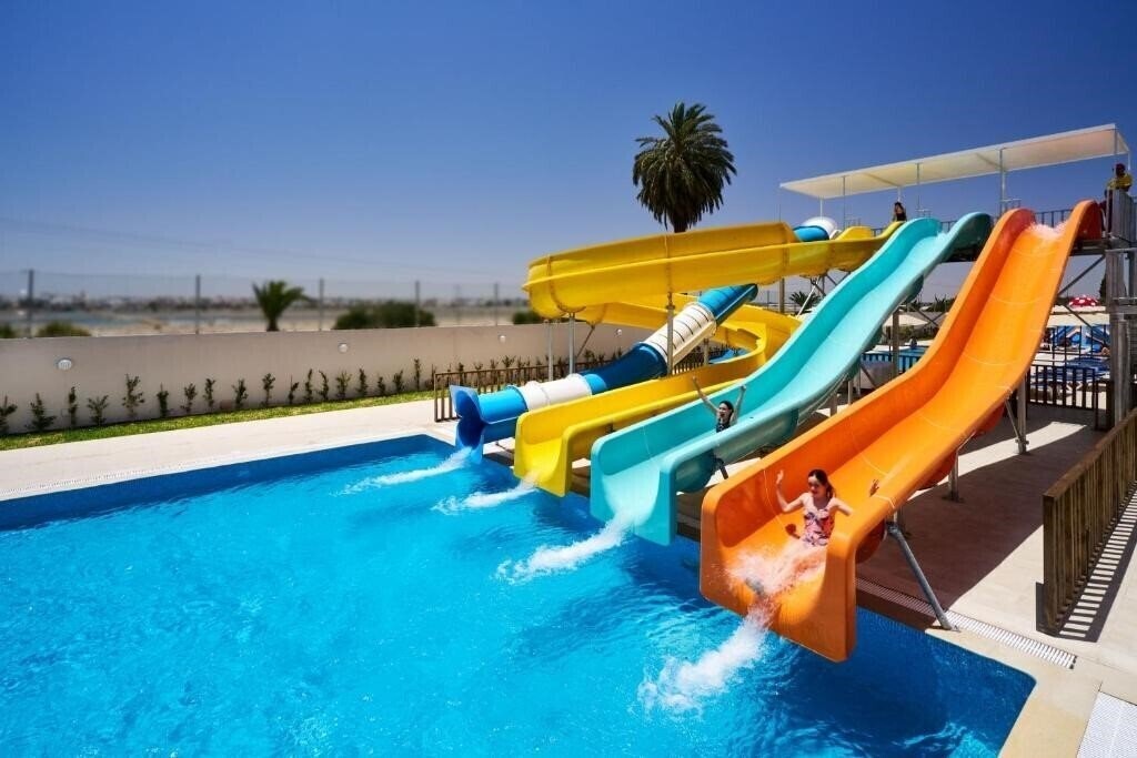 Изображение Palm Beach Skanes 4*