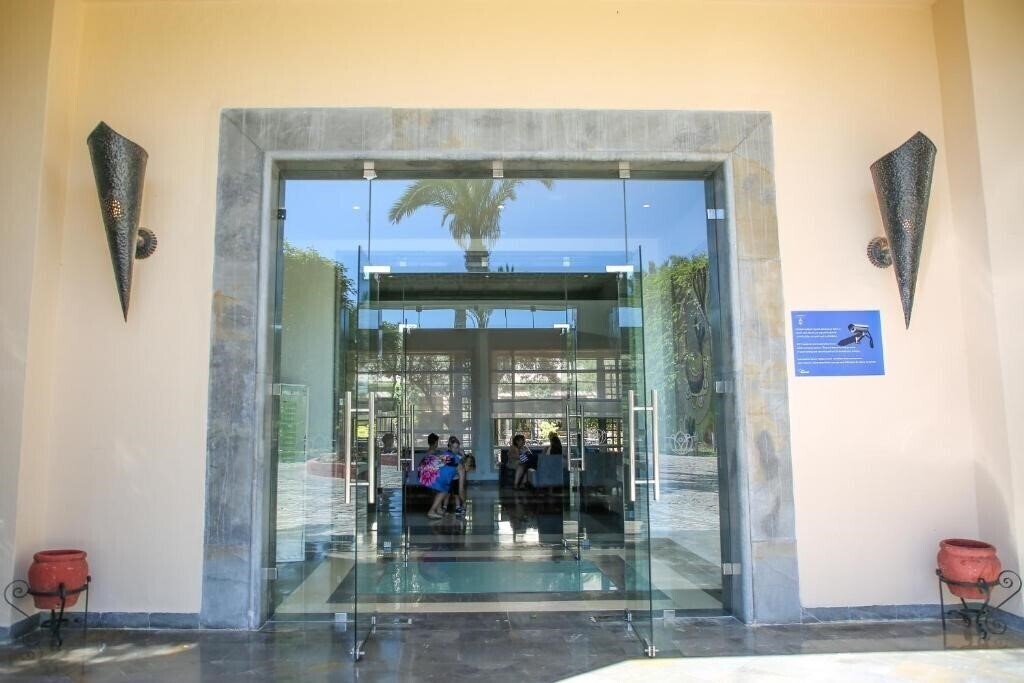 Palm Beach Skanes 4* суреті