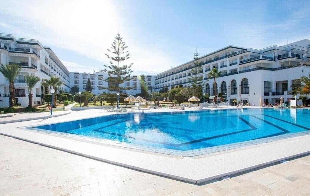 Отель Riviera 4*
