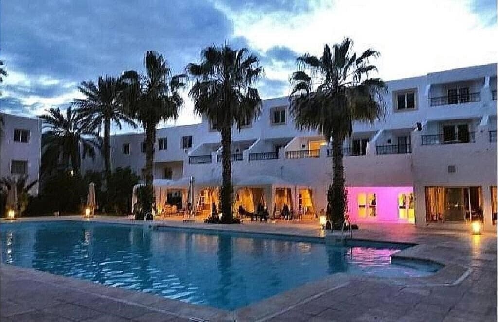 Отель Hotel Continental 3*