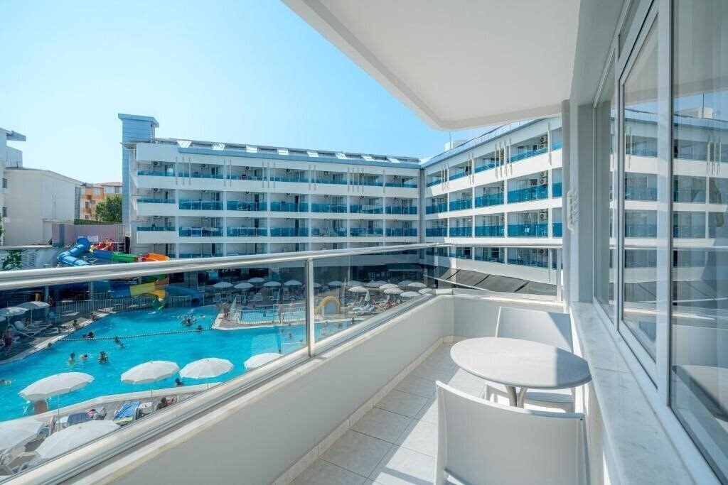 Avena Resort & SPA Hotel (ex. Gold Safran, New Safran Hotel) 4* суреті